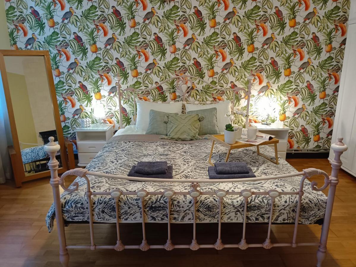 Riverside Old Town Spacious One Bedroom Few Steps From Dome Square And Cathedral Рига