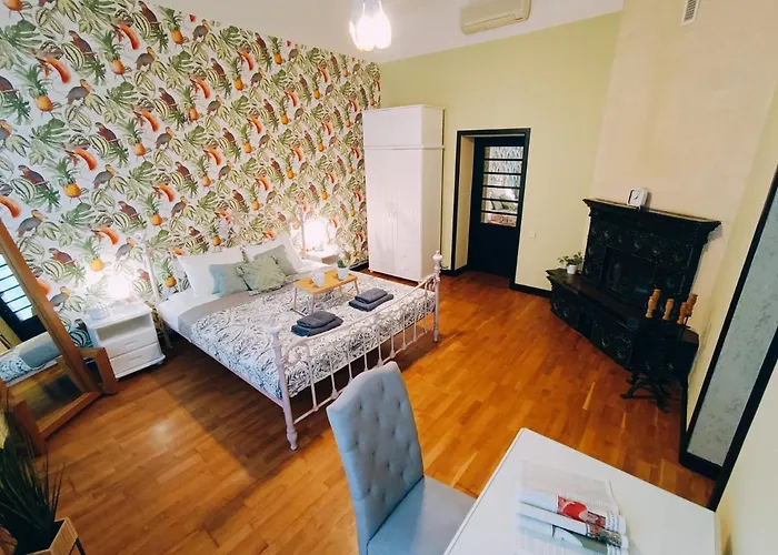 Riverside Old Town Spacious One Bedroom Apartment Few Steps From Dome Square And Cathedral