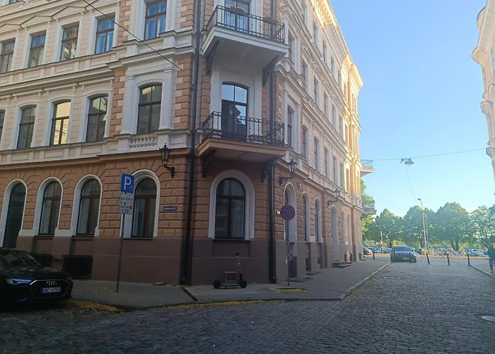 Riverside Old Town Spacious One Bedroom Apartment Few Steps From Dome Square And Cathedral