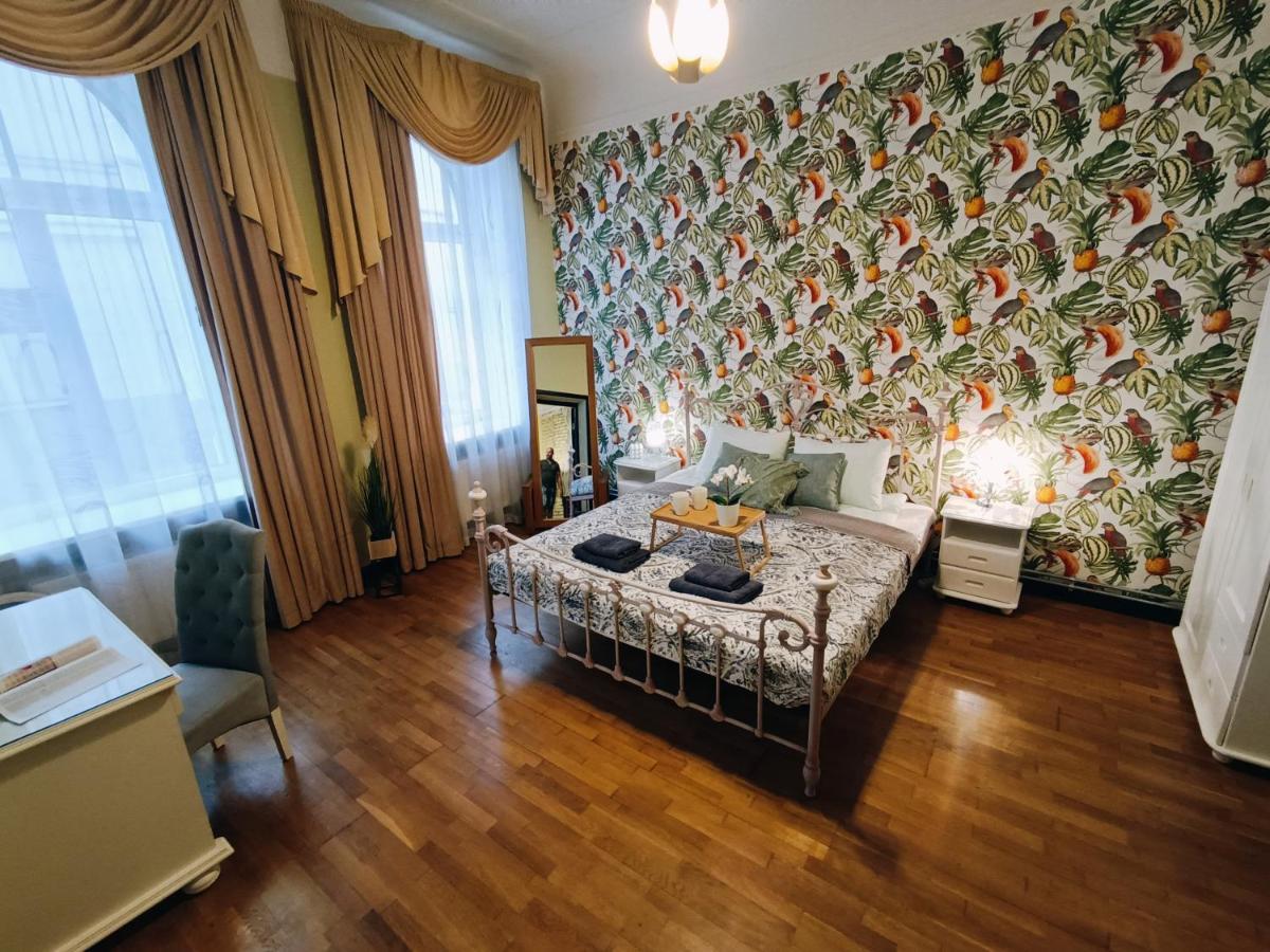 Riverside Old Town Spacious One Bedroom Few Steps From Dome Square And Cathedral Leilighet Riga