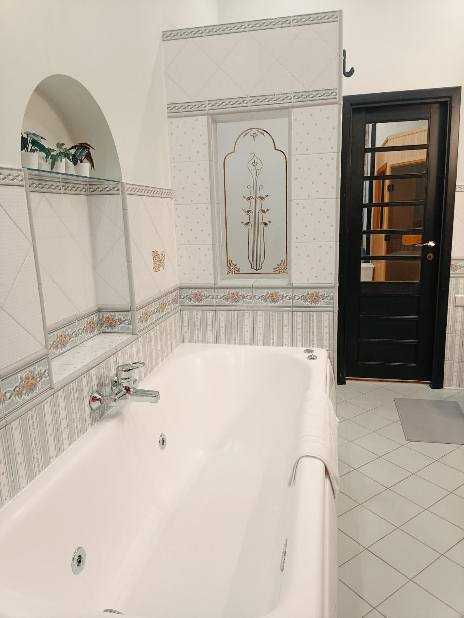 Riverside Old Town Spacious One Bedroom Few Steps From Dome Square And Cathedral Appartement *